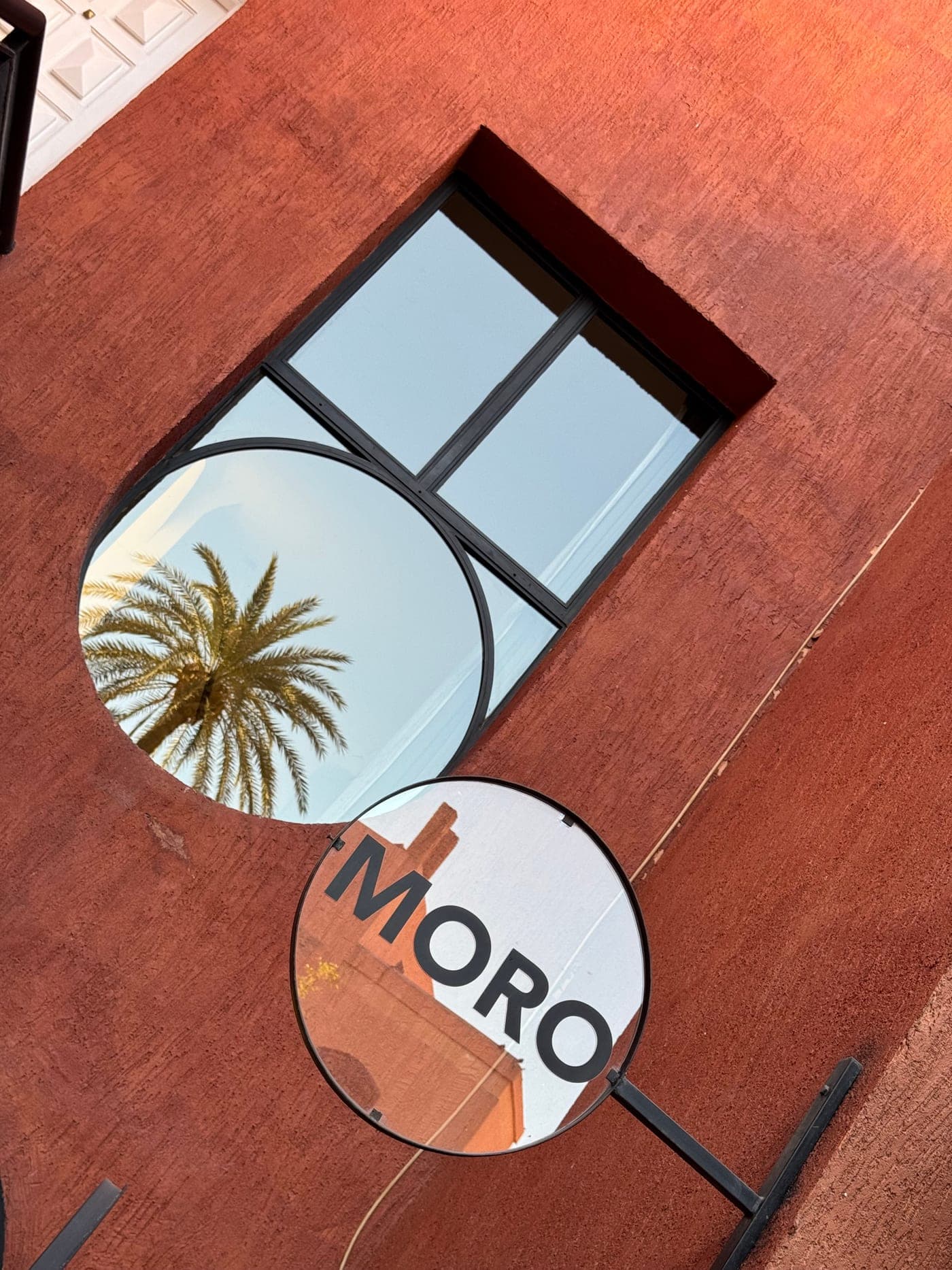 Moro Marrakech insegna e specchio